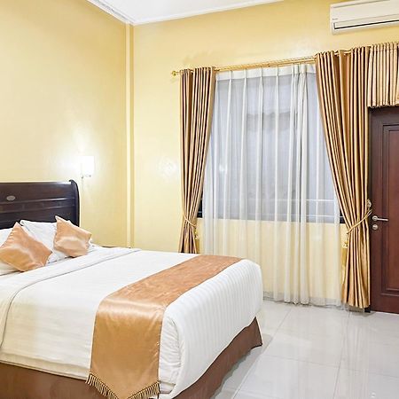 Kartika Hotel Syariah Pacitan Mitra Reddoorz Ngoại thất bức ảnh