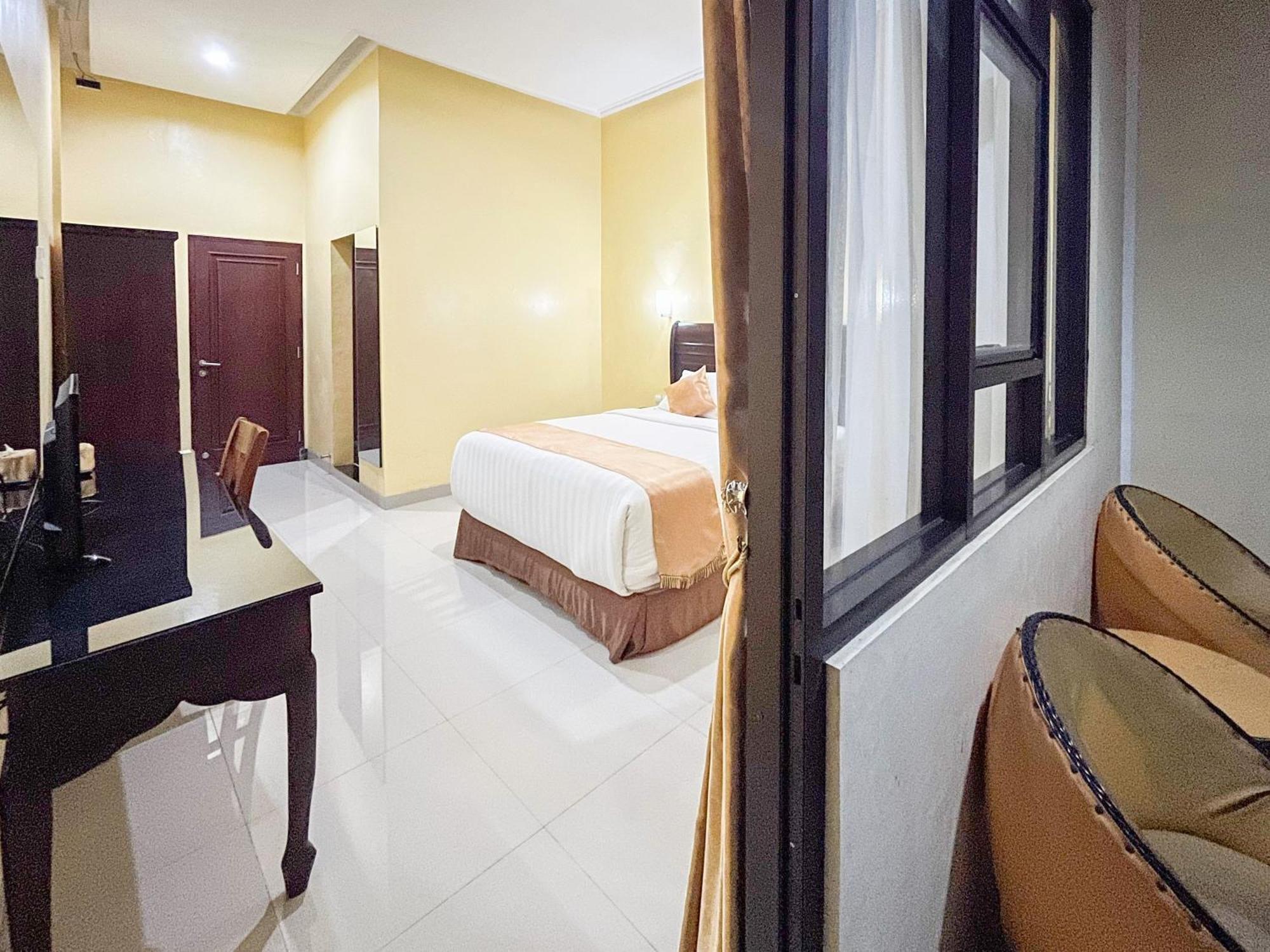 Kartika Hotel Syariah Pacitan Mitra Reddoorz Ngoại thất bức ảnh