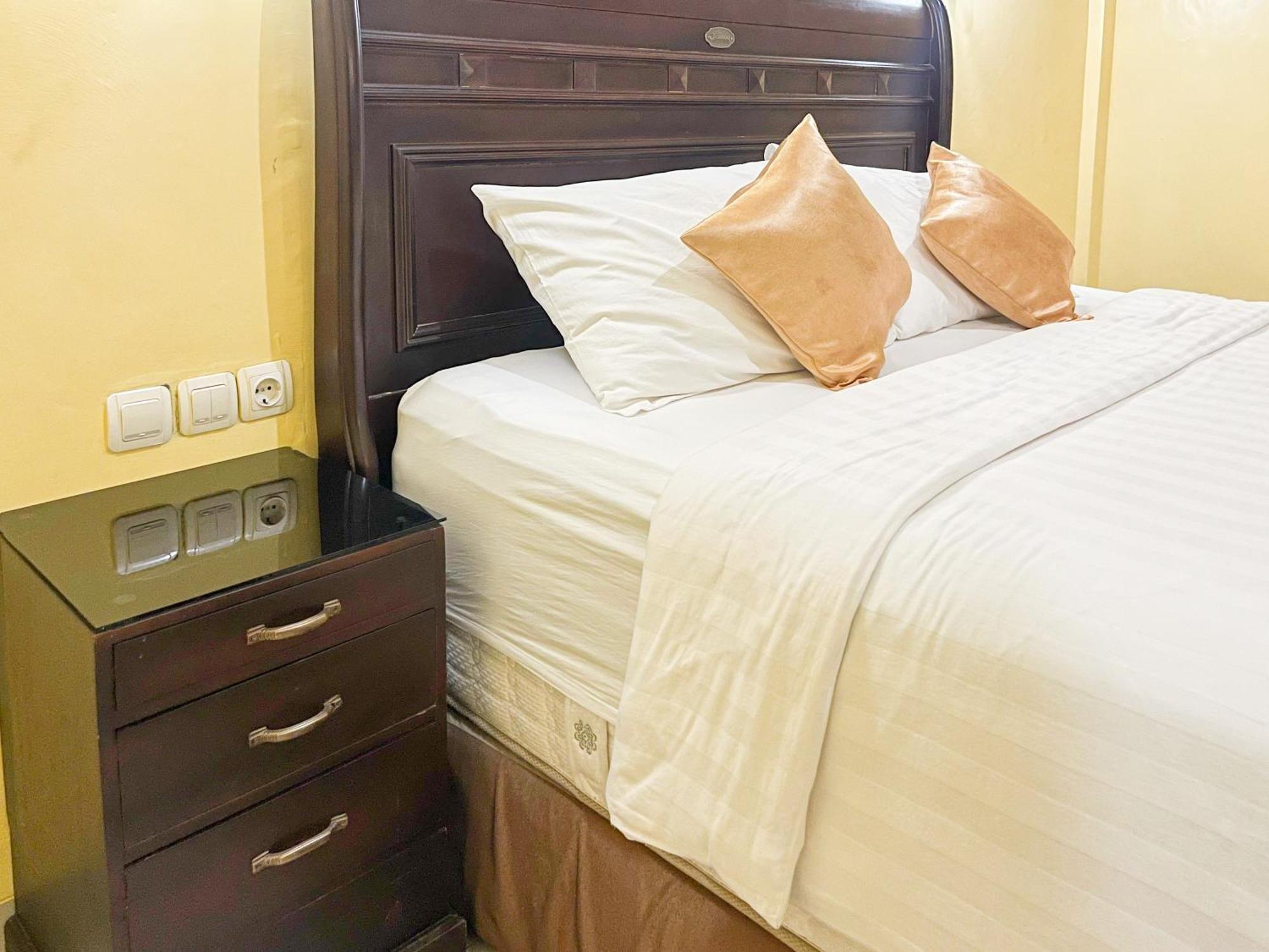 Kartika Hotel Syariah Pacitan Mitra Reddoorz Ngoại thất bức ảnh