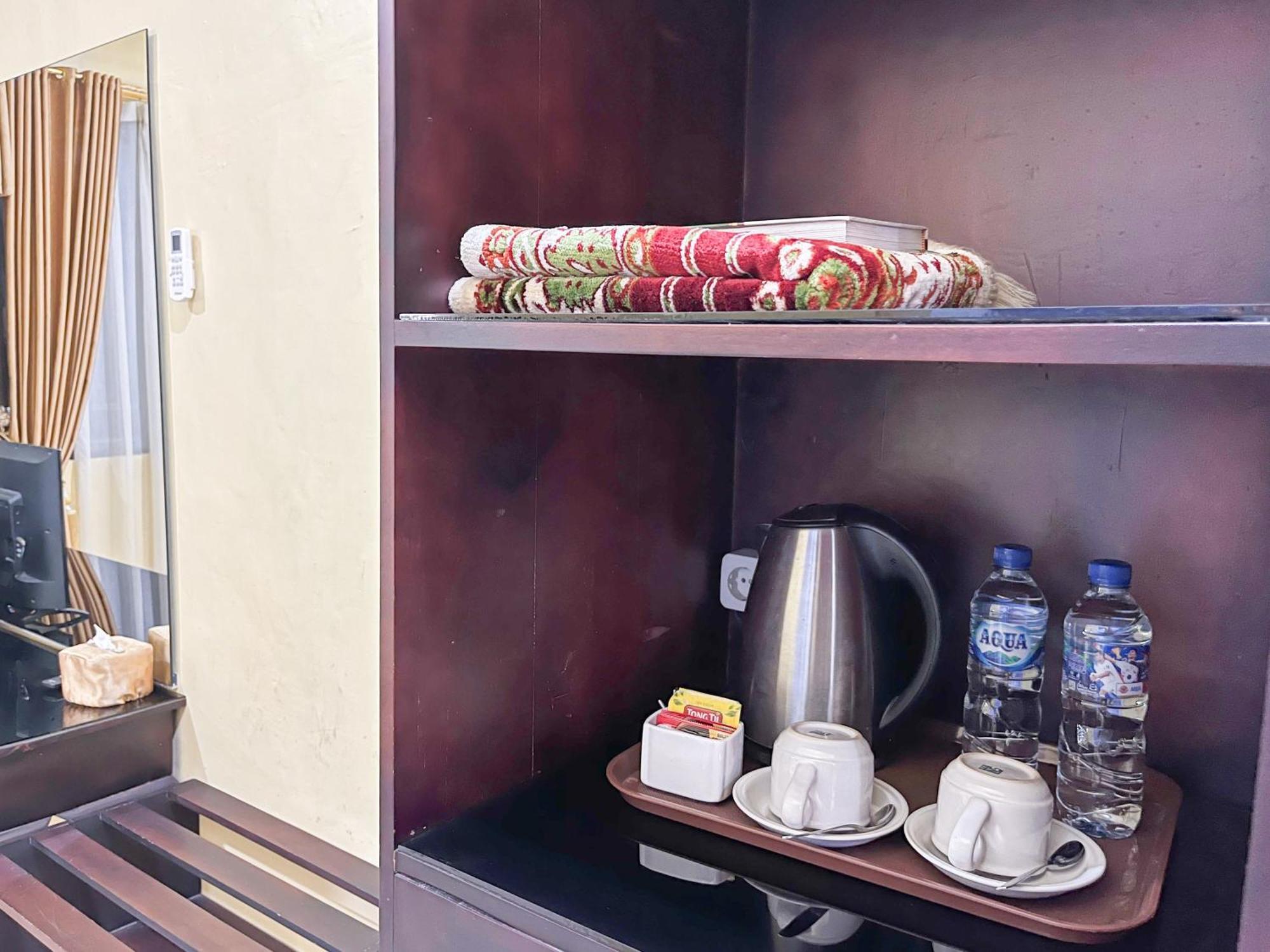 Kartika Hotel Syariah Pacitan Mitra Reddoorz Ngoại thất bức ảnh