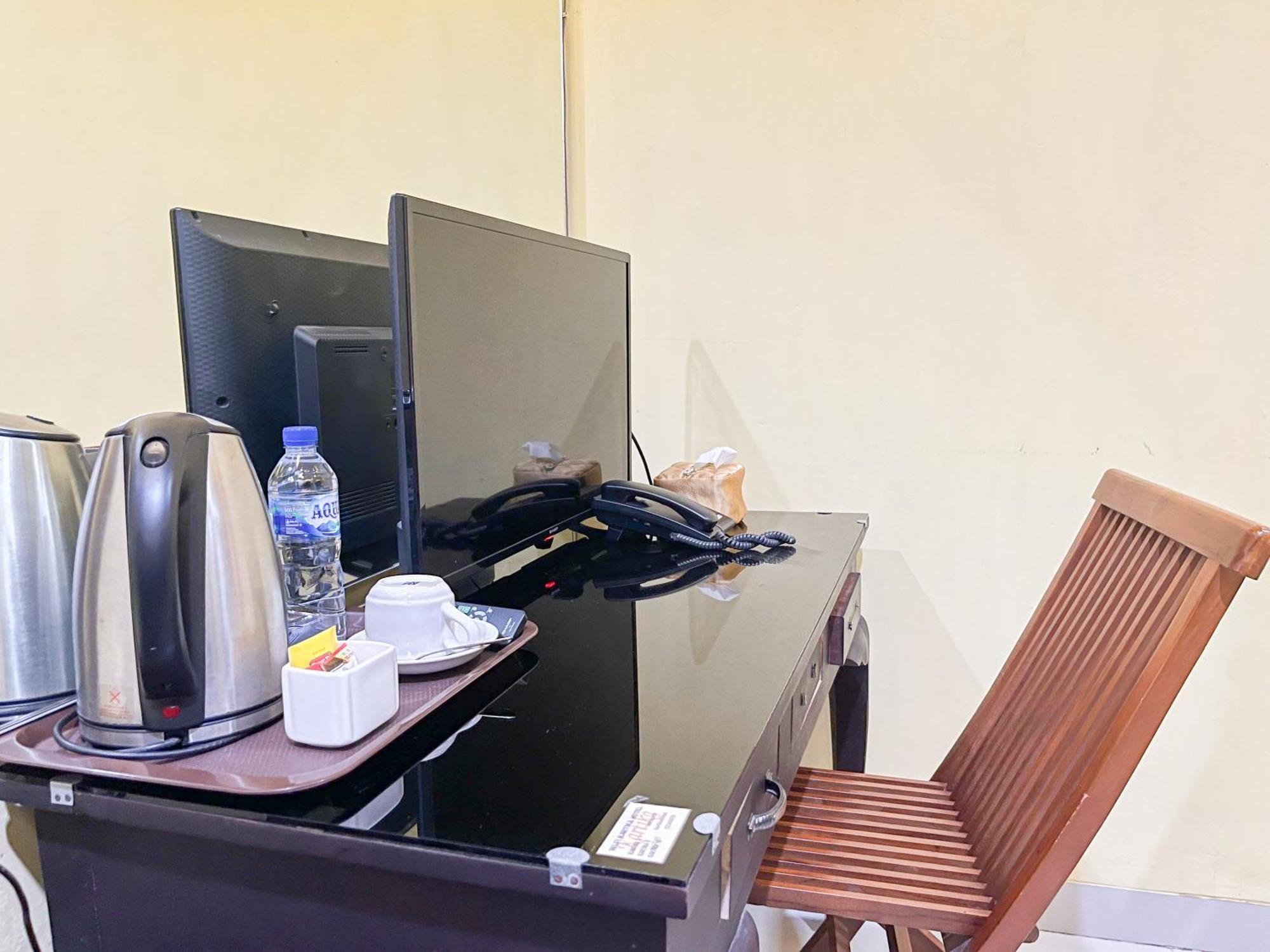 Kartika Hotel Syariah Pacitan Mitra Reddoorz Ngoại thất bức ảnh