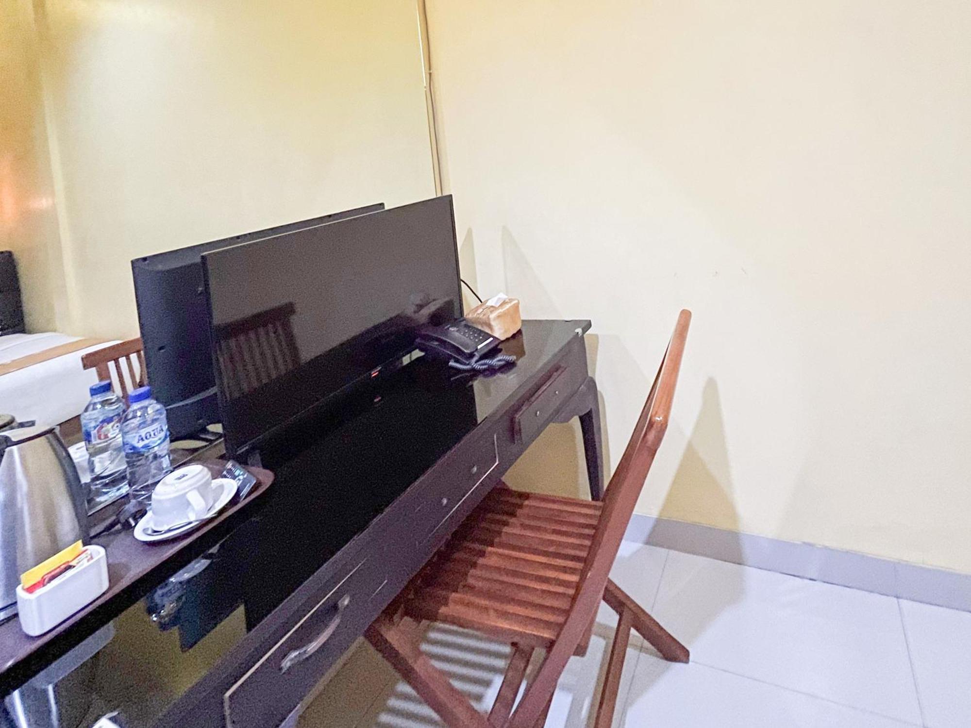 Kartika Hotel Syariah Pacitan Mitra Reddoorz Ngoại thất bức ảnh
