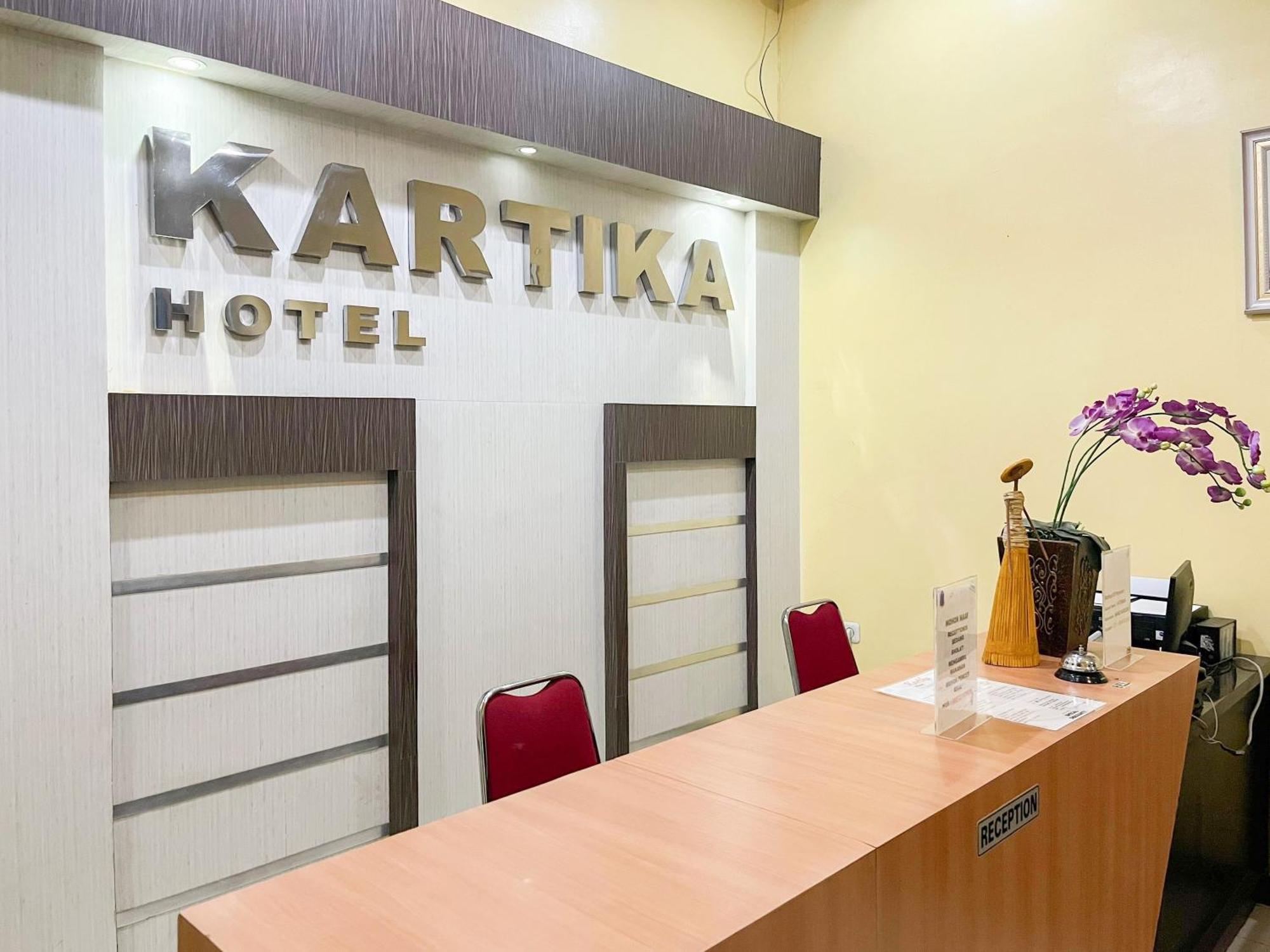 Kartika Hotel Syariah Pacitan Mitra Reddoorz Ngoại thất bức ảnh
