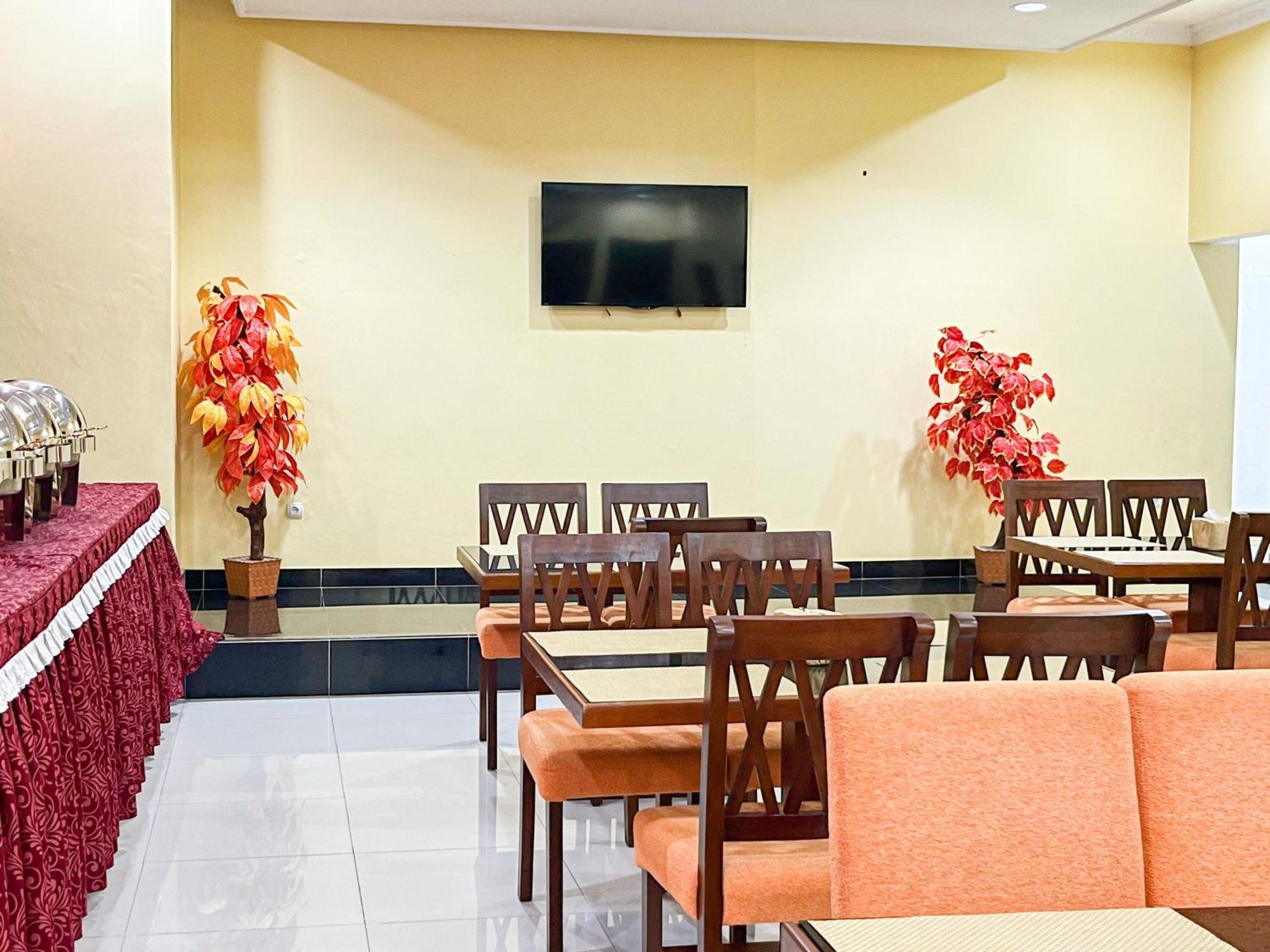 Kartika Hotel Syariah Pacitan Mitra Reddoorz Ngoại thất bức ảnh