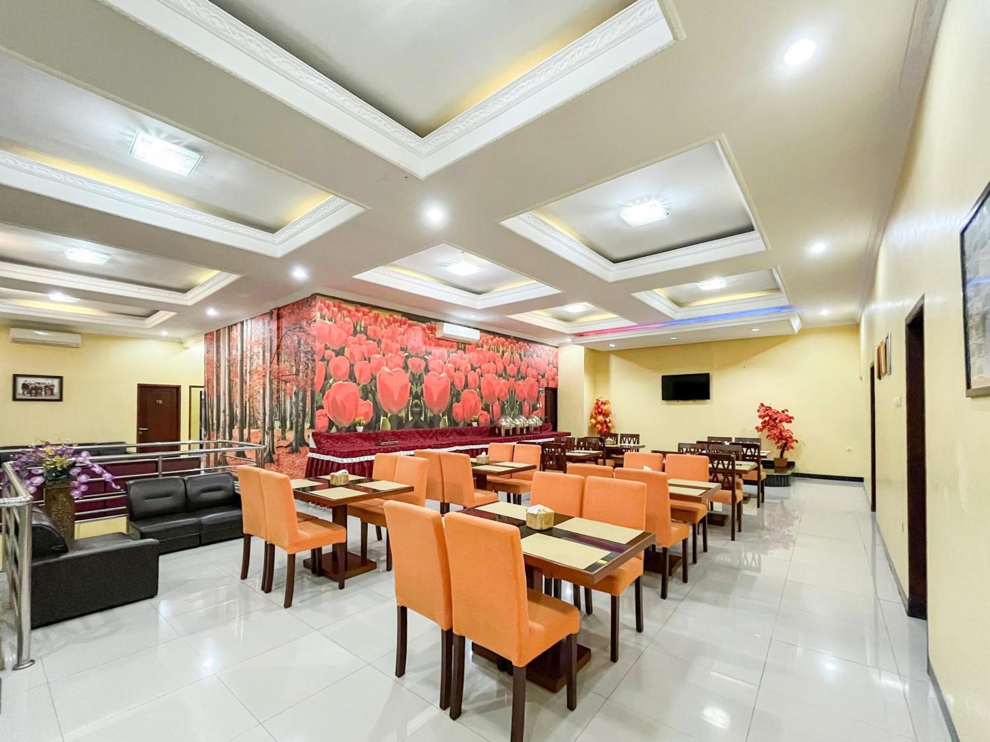 Kartika Hotel Syariah Pacitan Mitra Reddoorz Ngoại thất bức ảnh