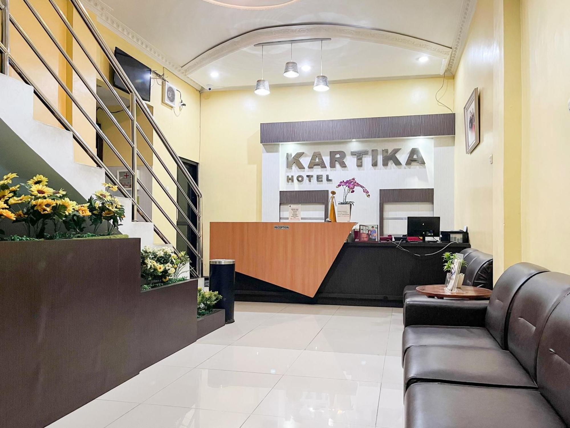 Kartika Hotel Syariah Pacitan Mitra Reddoorz Ngoại thất bức ảnh