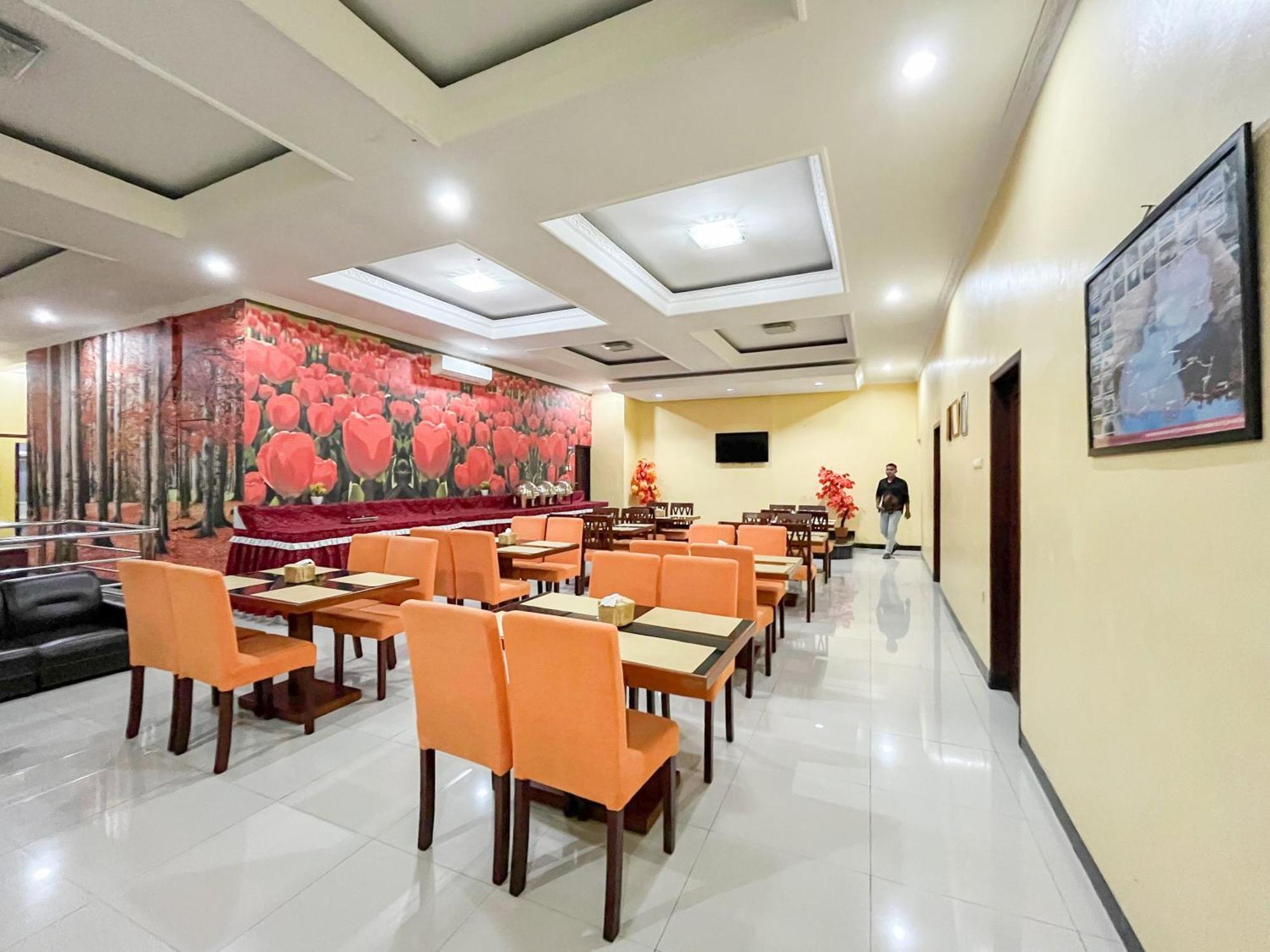 Kartika Hotel Syariah Pacitan Mitra Reddoorz Ngoại thất bức ảnh