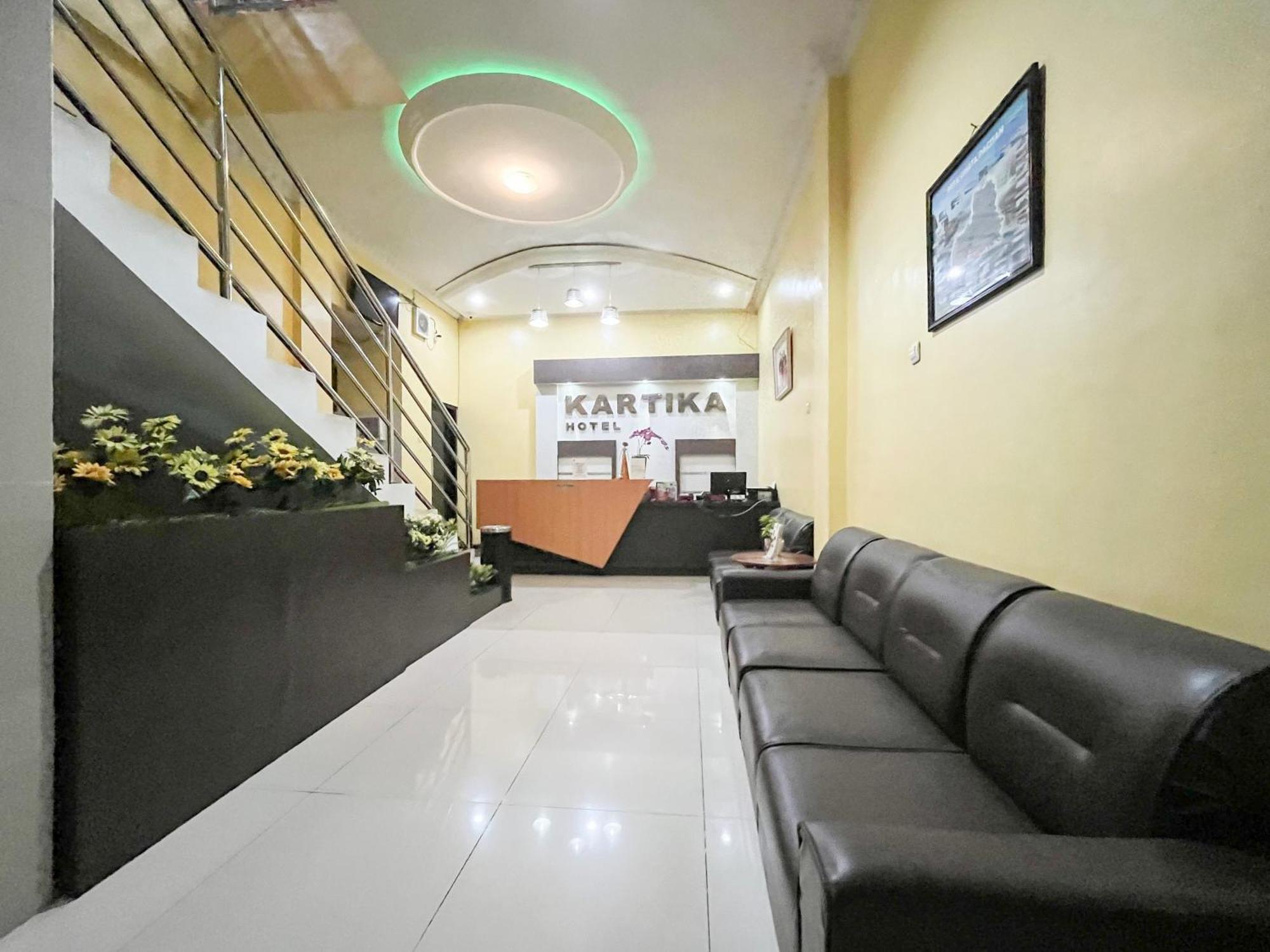 Kartika Hotel Syariah Pacitan Mitra Reddoorz Ngoại thất bức ảnh